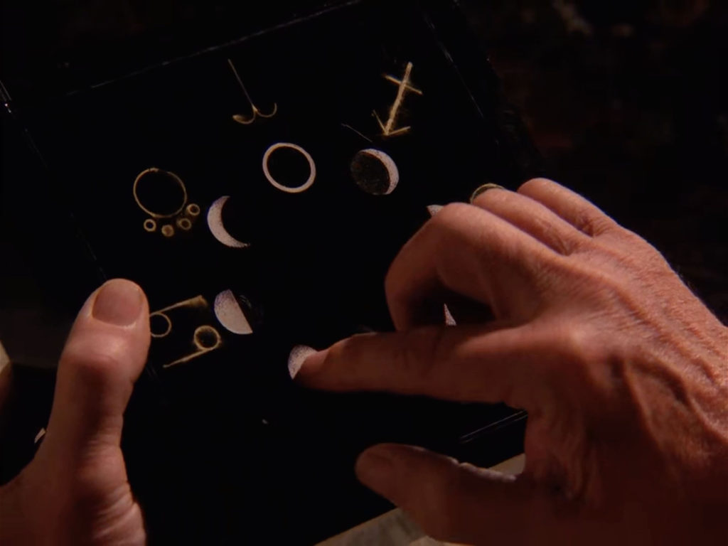 Moon puzzle box in Episode 2020