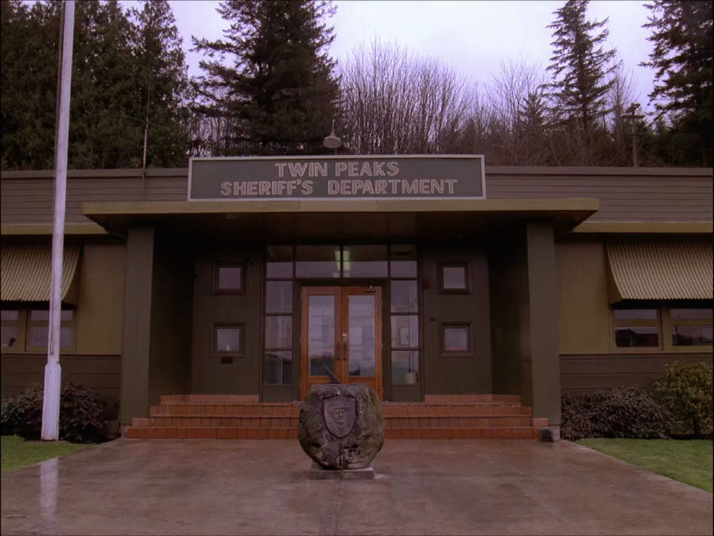 Twin Peaks Sheriff's Department in Episode 2017