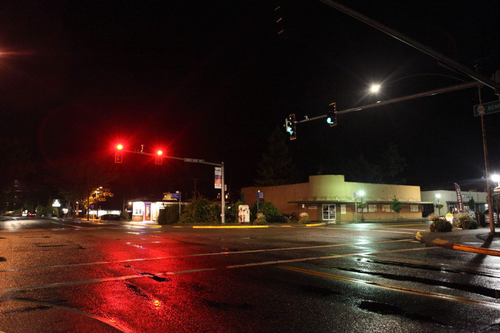 Traffic lights at North Bend Way and Bendigo Boulevard