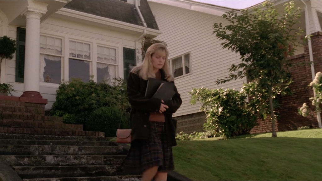 Laura Palmer leaving her house