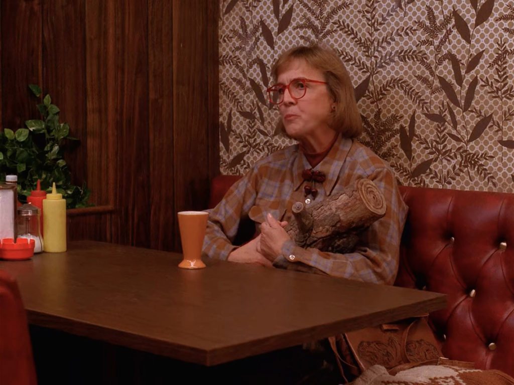 Log Lady in Episode 2001