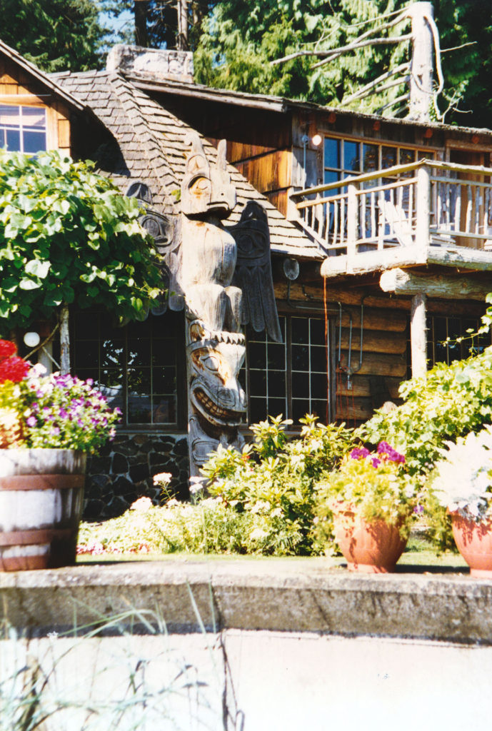 Kiana Lodge Totem Pole on August 9, 1996