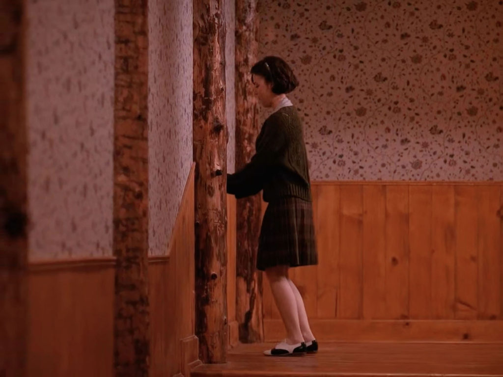Audrey Horne at the Great Northern Hotel