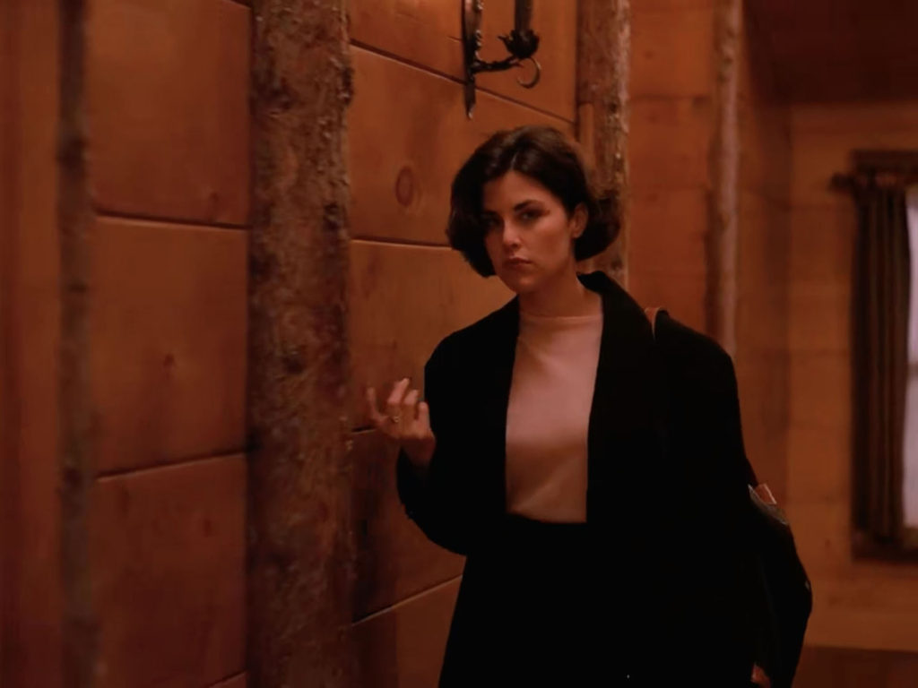 Audrey Horne in the hall at The Great Northern Hotel