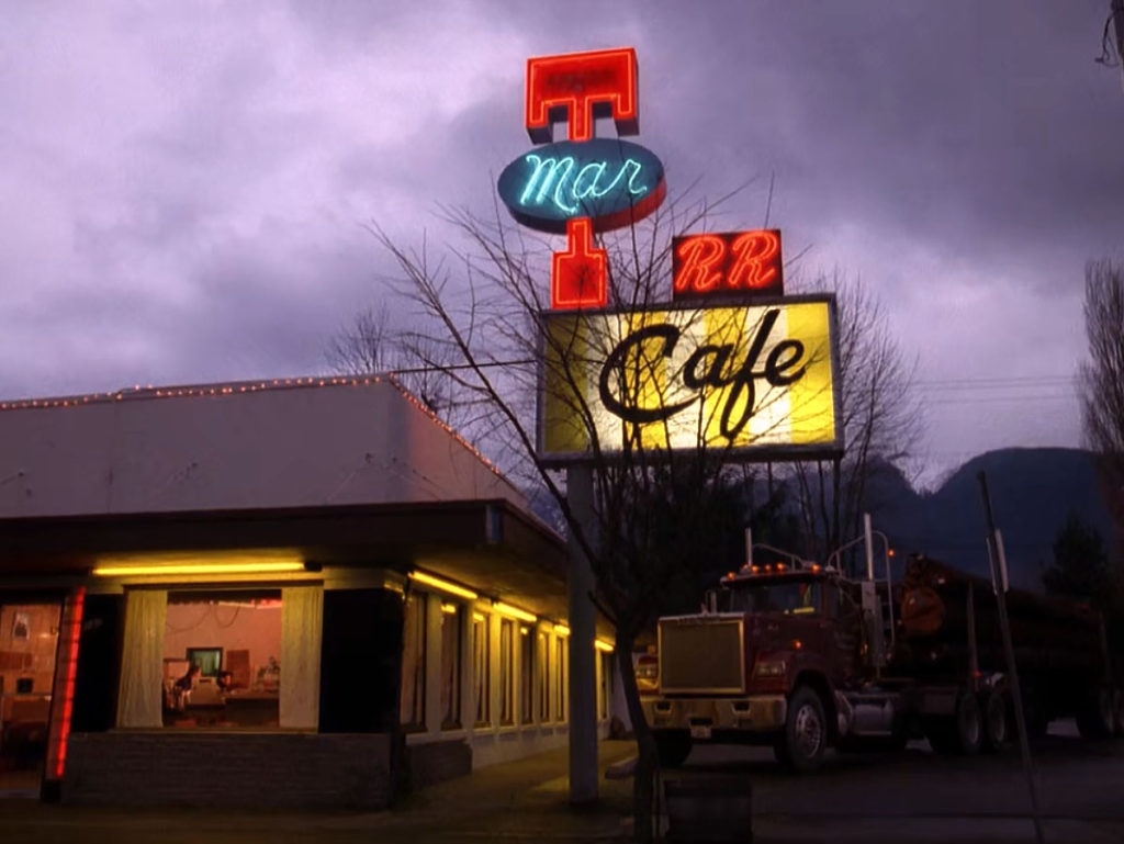 Double R Diner Sign - Episode 2014