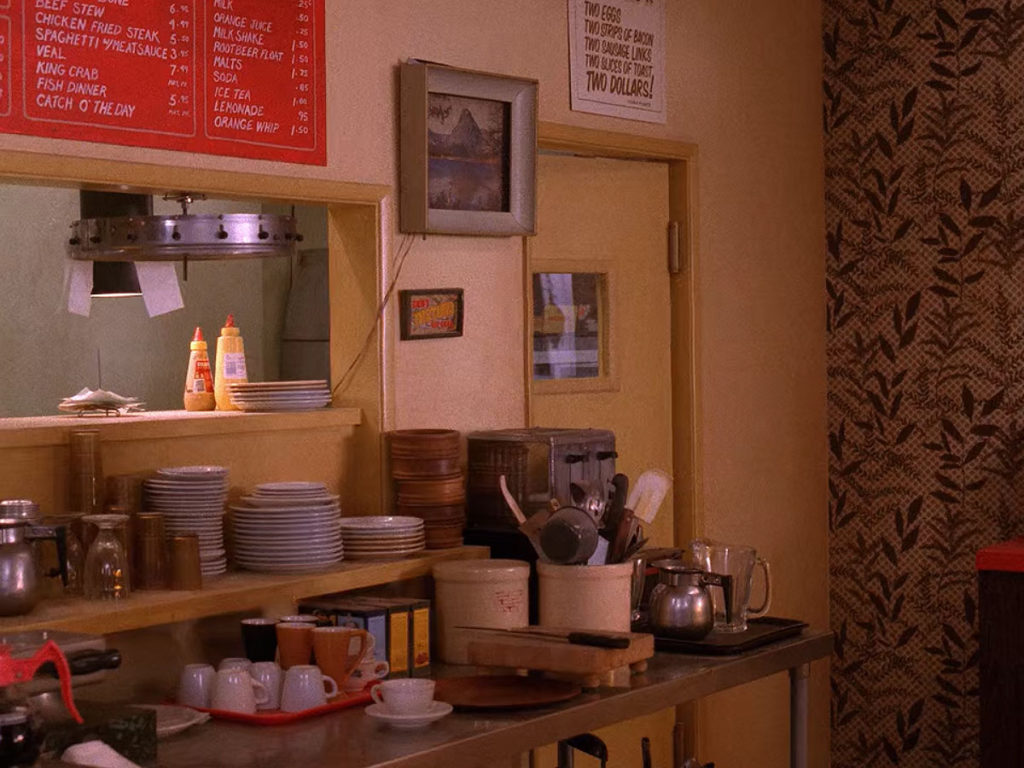 Double R Diner in Episode 2004