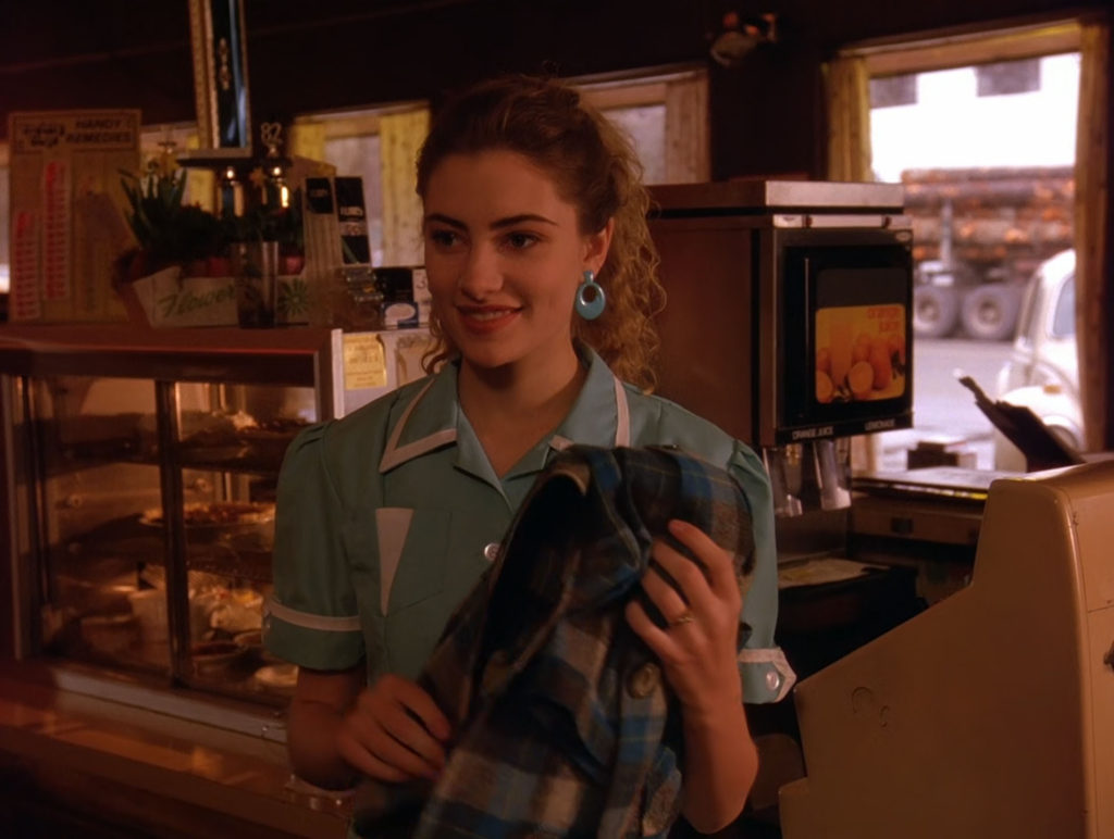 Costuming Peaks - Shelly Johnson in the Pilot