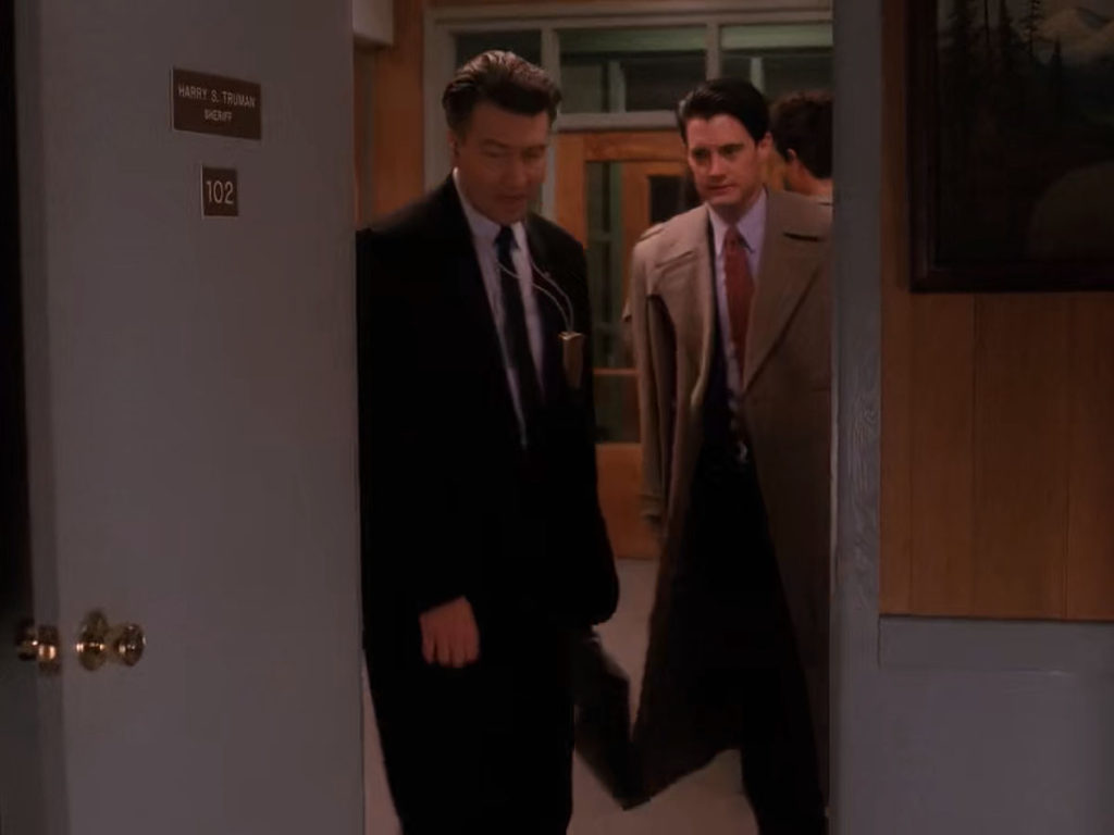 Gordon Cole and Dale Cooper at the Twin Peaks Sheriff's Department